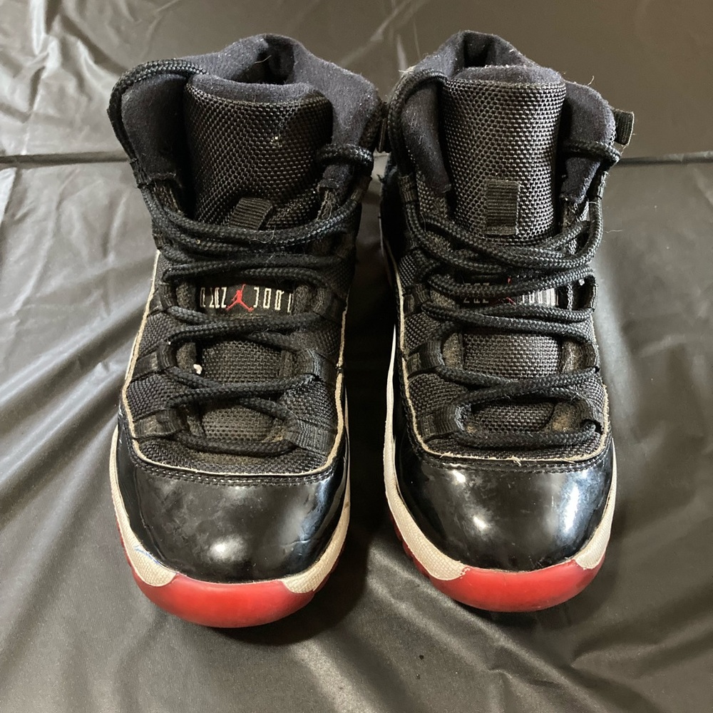 Kids Jordan’s 11 …size 13